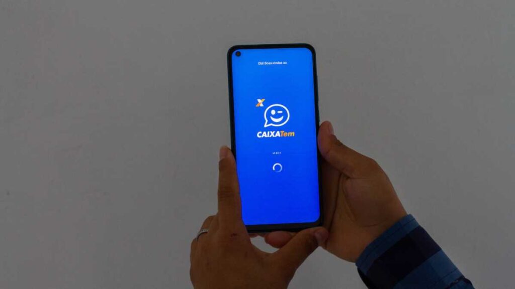 Descubra como consultar o saldo da sua poupança Caixa pelo celular em poucos passos